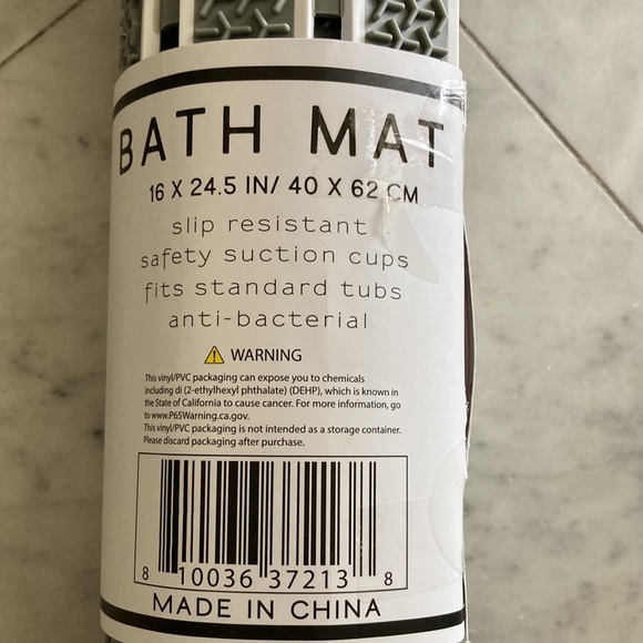 Standing slatted Bath Mat in grey non slip surface raised ridges & suction cups - Picture 2 of 4